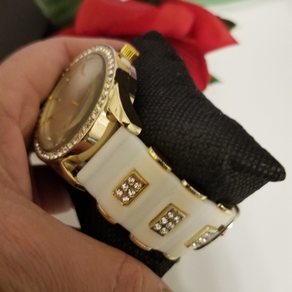 Luxury White Stainless Steel Bling Watch with Rhinestone NWT - Picture 5 of 9